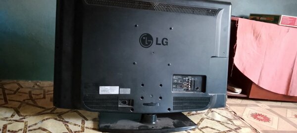 LG  TV 42INCH