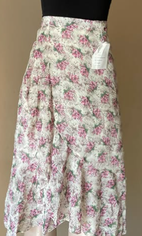 Fashionable very beautiful long skirt size: M