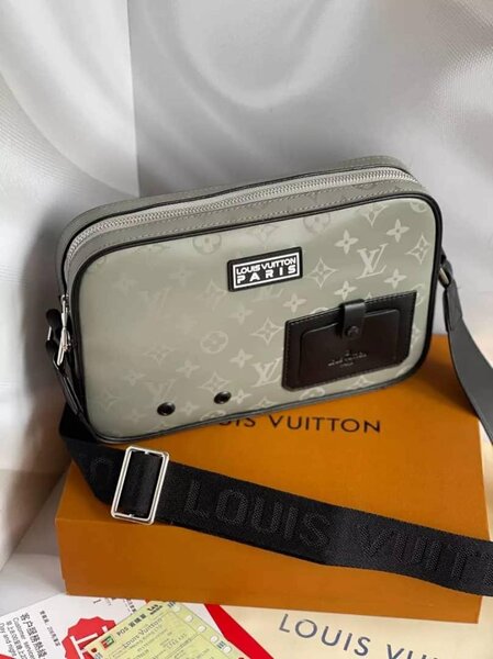 Sac bandoulière Louis Vuitton élégant