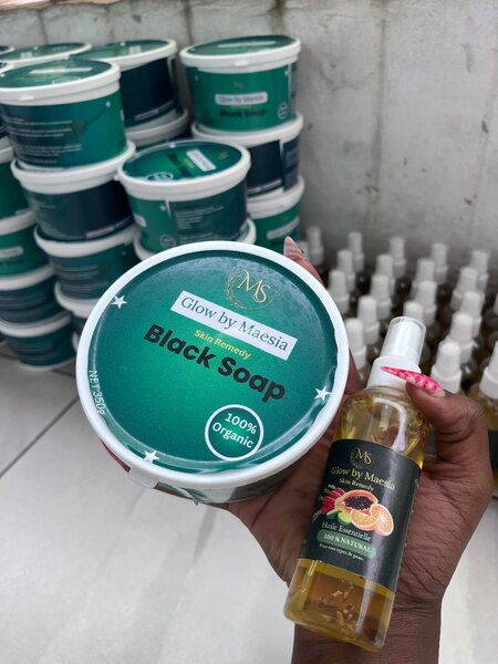 Savon Noir Glow by Maésia