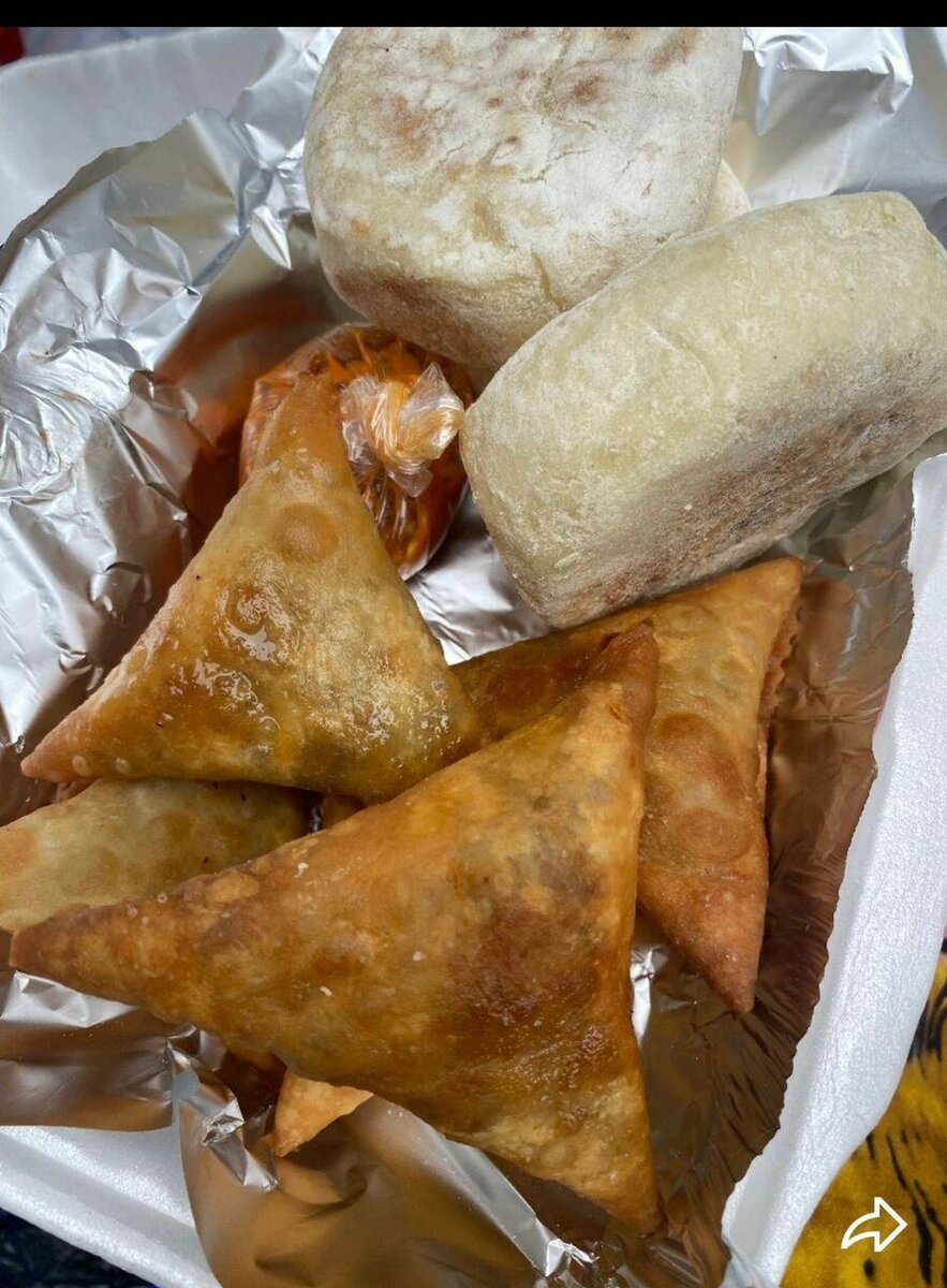 Pain facis et Samoussa