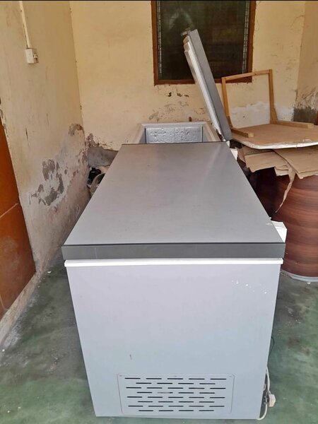 Deep Freezer. Double door. 785 Litres