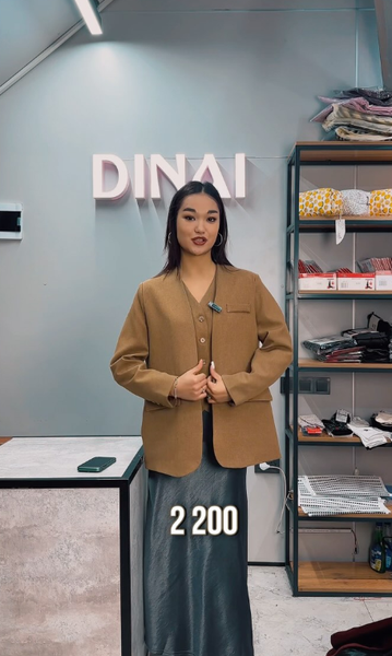 • Пиджак-жакет обманка