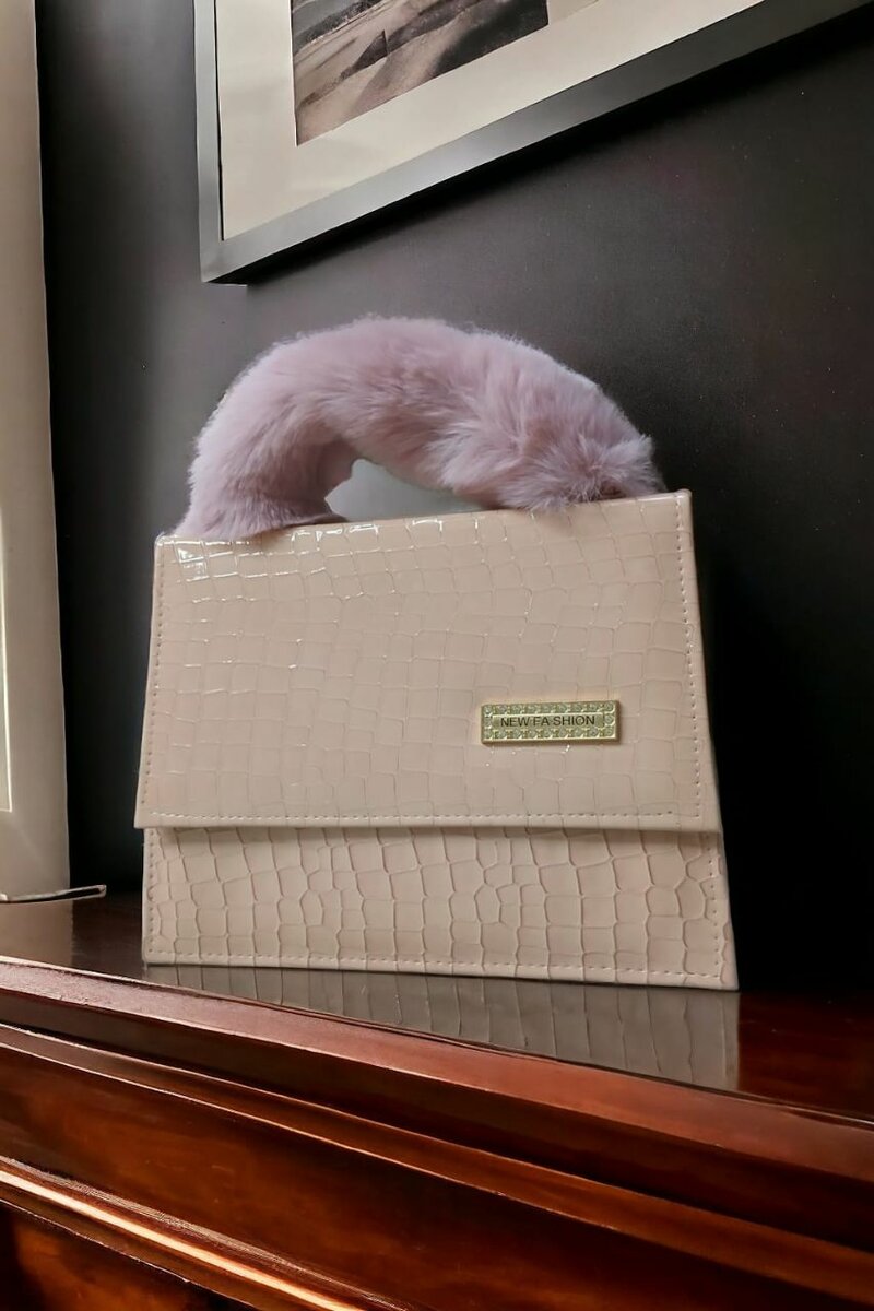 Ludies bags put leather