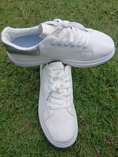 Chaussures de sport modernes