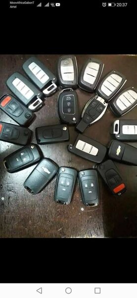 Clés de Voiture Universelles