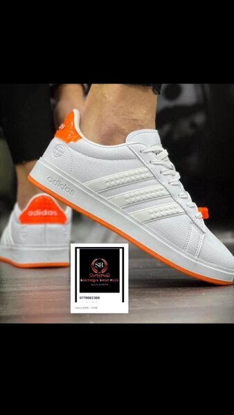 Basket adidas neo authentique avec sa boîte