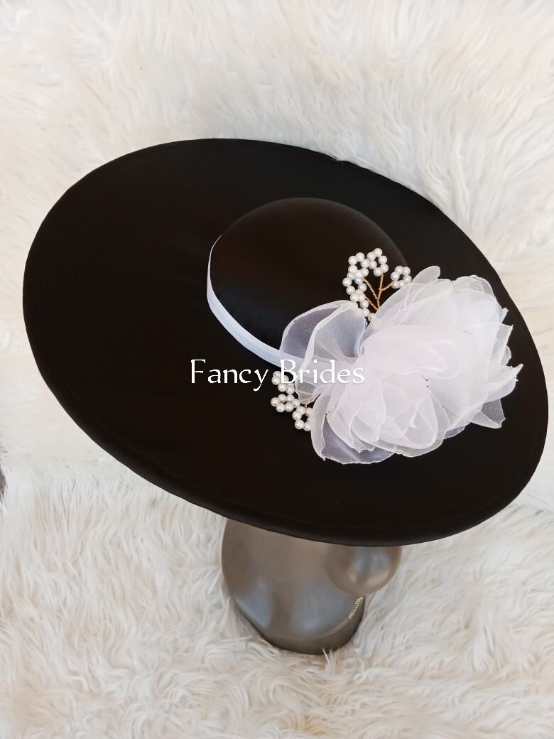 Fascinator hat