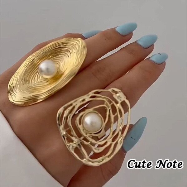 Bagues dorées avec perles