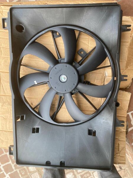 Ventilateur de refroidissement auto