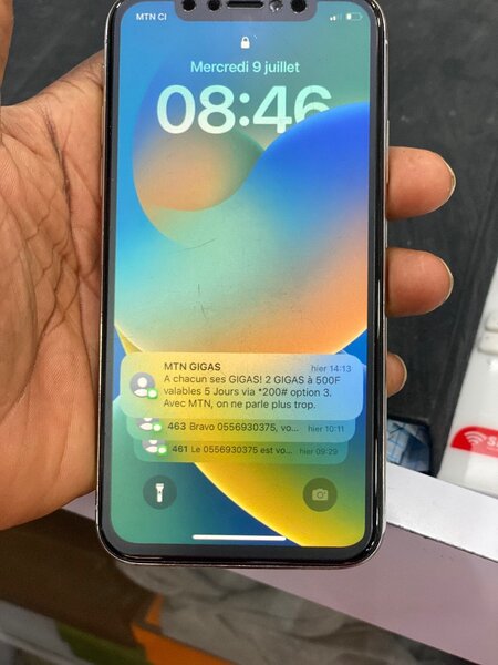 iPhone X Argent 64 Go