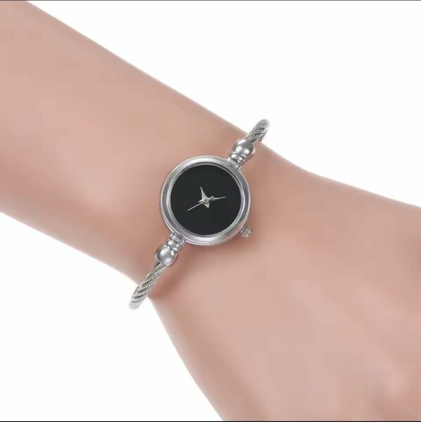 Montre bracelet élégant femme