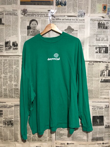 T-shirt vert imprimé "daysocial"