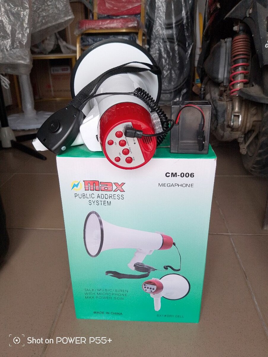 Mégaphone Puissant Max CM-006