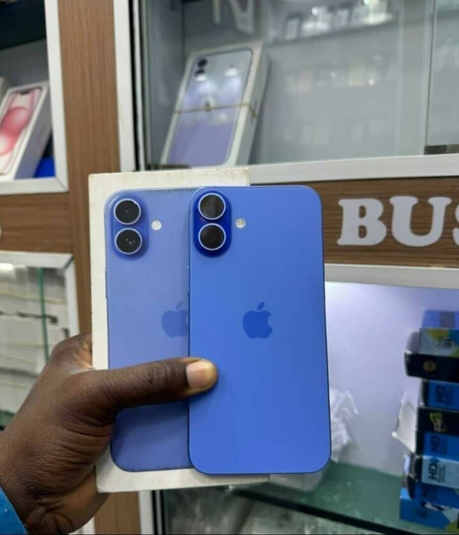 iPhone 16 bleu