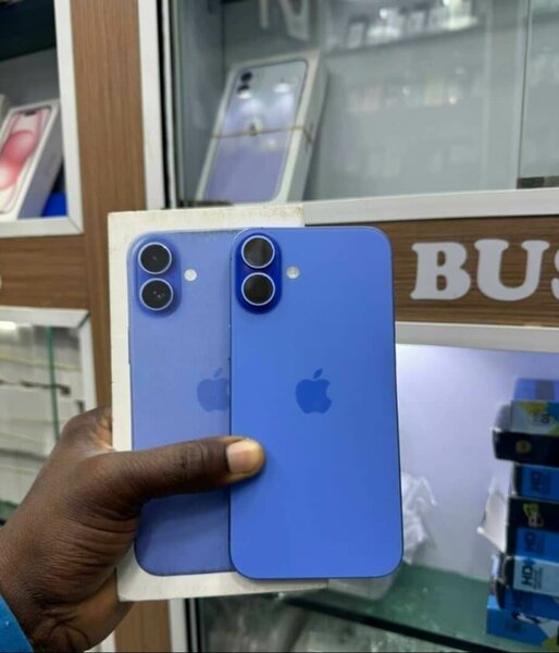 iPhone 16 bleu