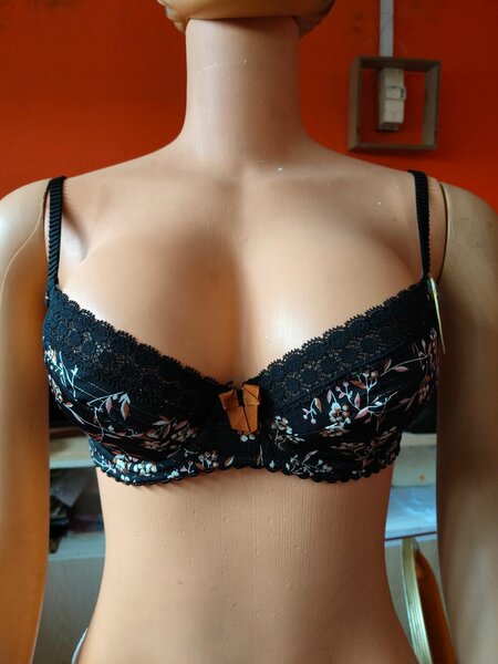 Soutien-gorge à armatures fleuri