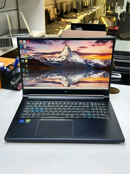 Acer Predator Helios  Core