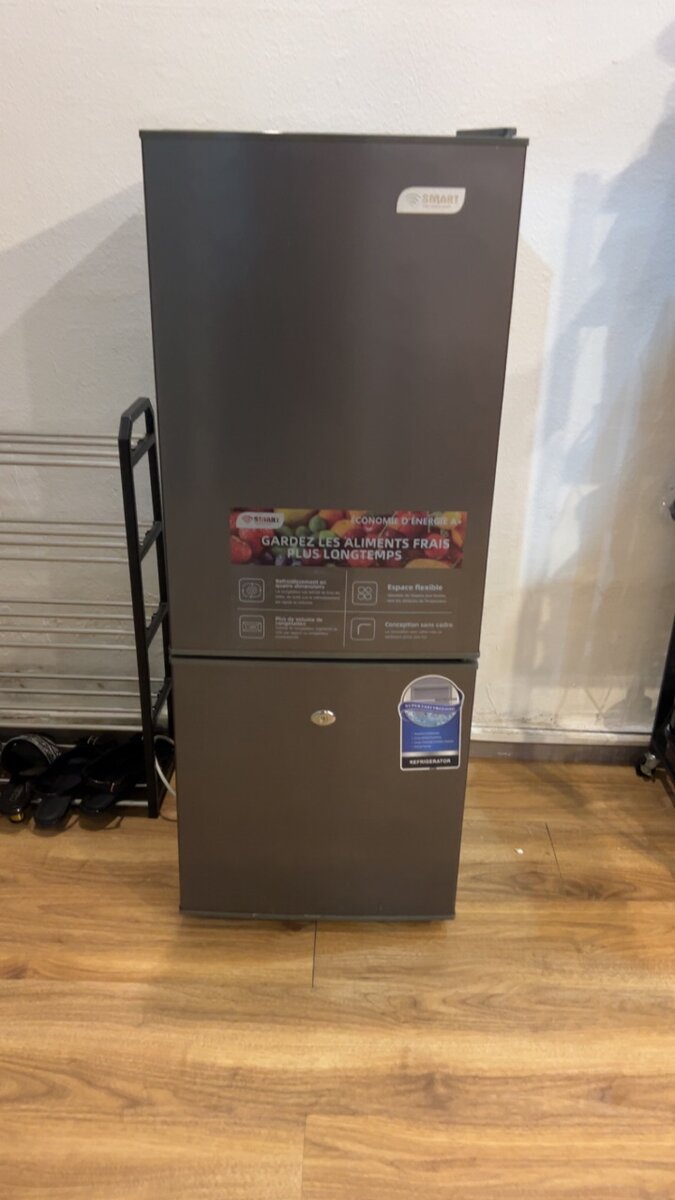 Réfrigérateur moderne éco-énergétique