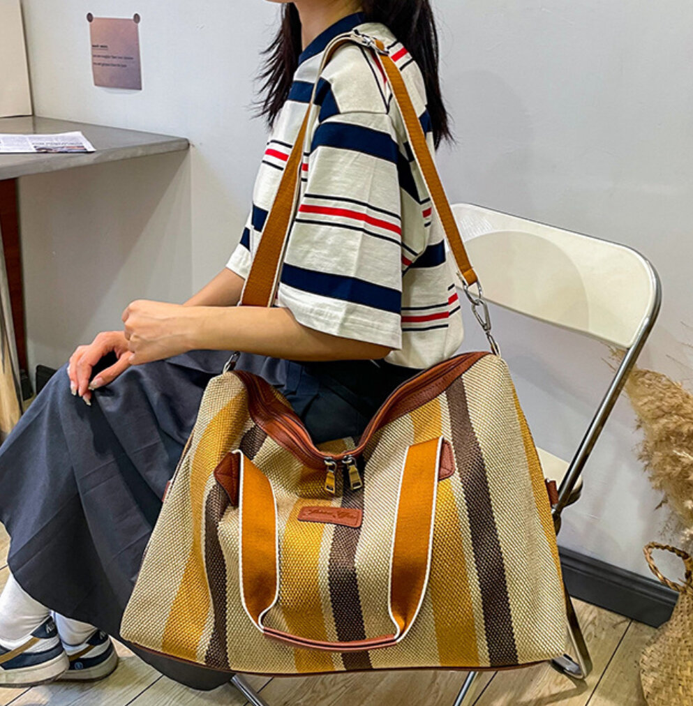 Sac à bandoulière rayé élégant