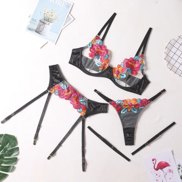 Ensemble lingerie brodé floral sexy