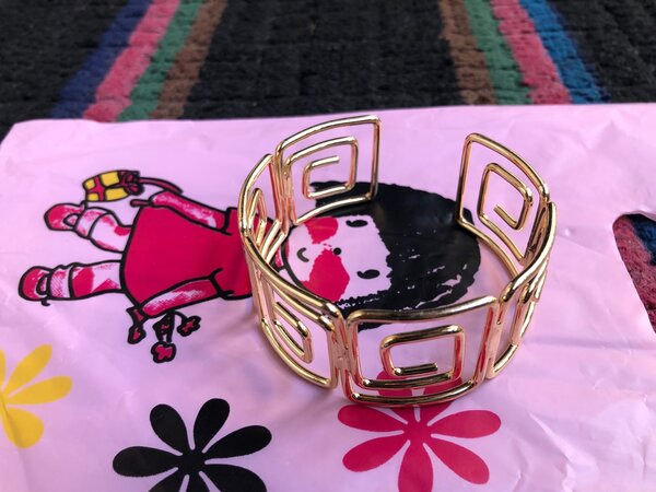 Bracelet doré géométrique