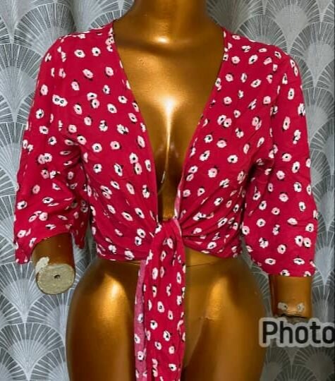 Top style kimono rouge à fleurs