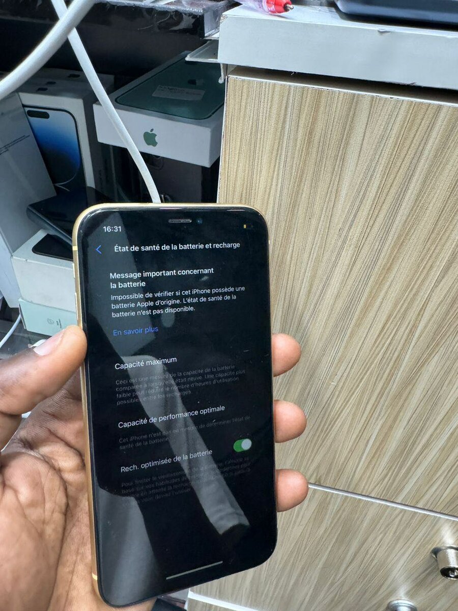 iPhone XR 64giga tout passe   Sauf selfie