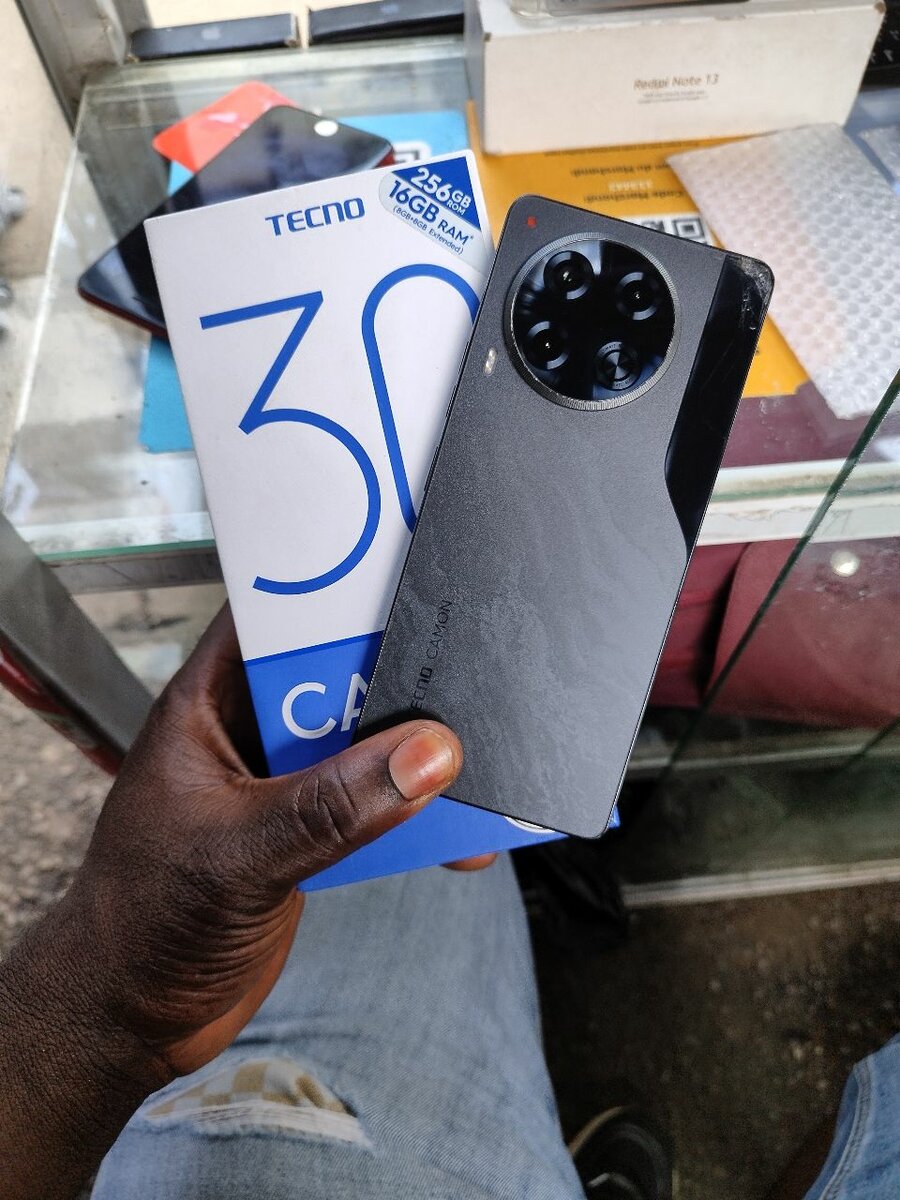Tecno CAMON 30