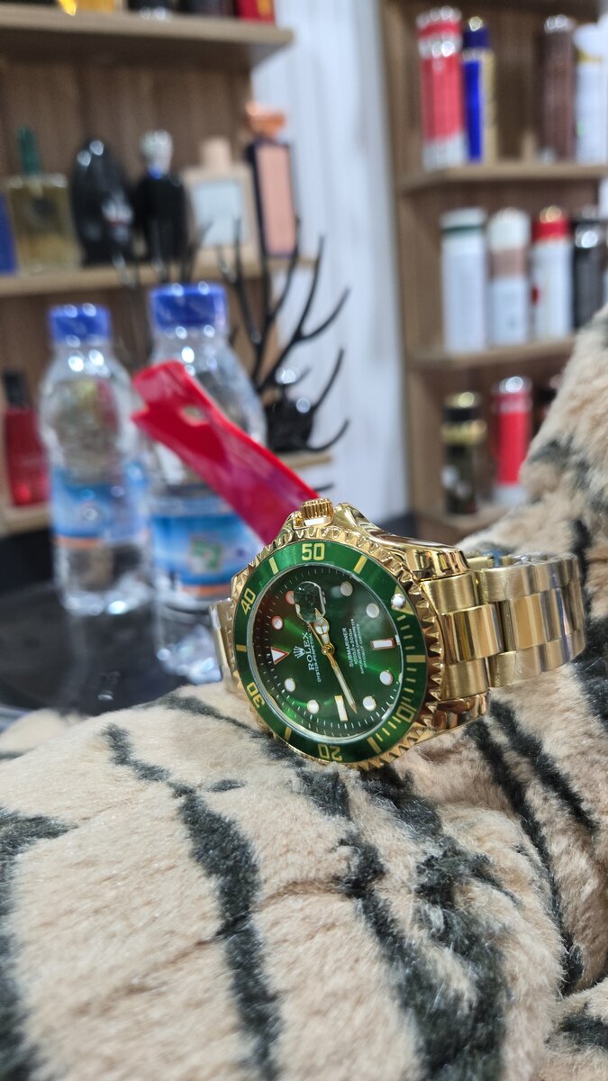 Montre Bracelet Dorée Élegante