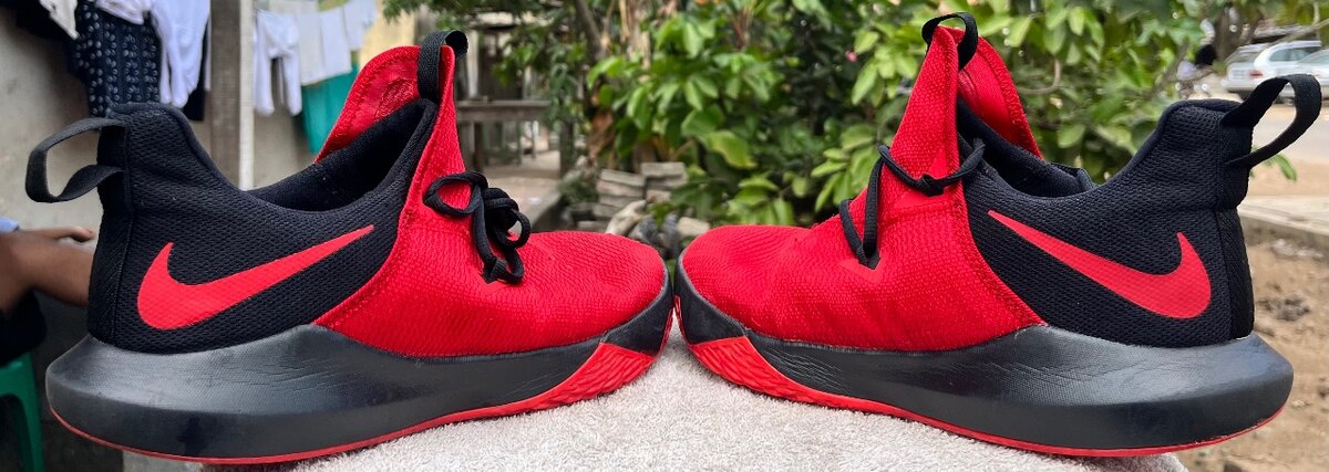 *NIKE ZOOM SHIFT 2 BRED AR0458