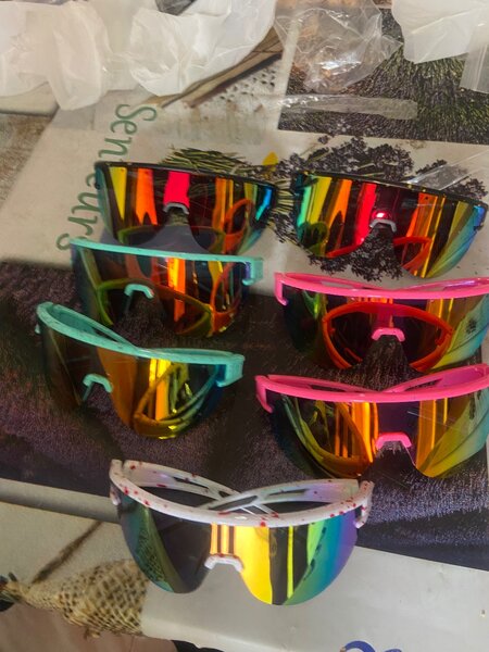 Lunettes tendance (1/2 carton)