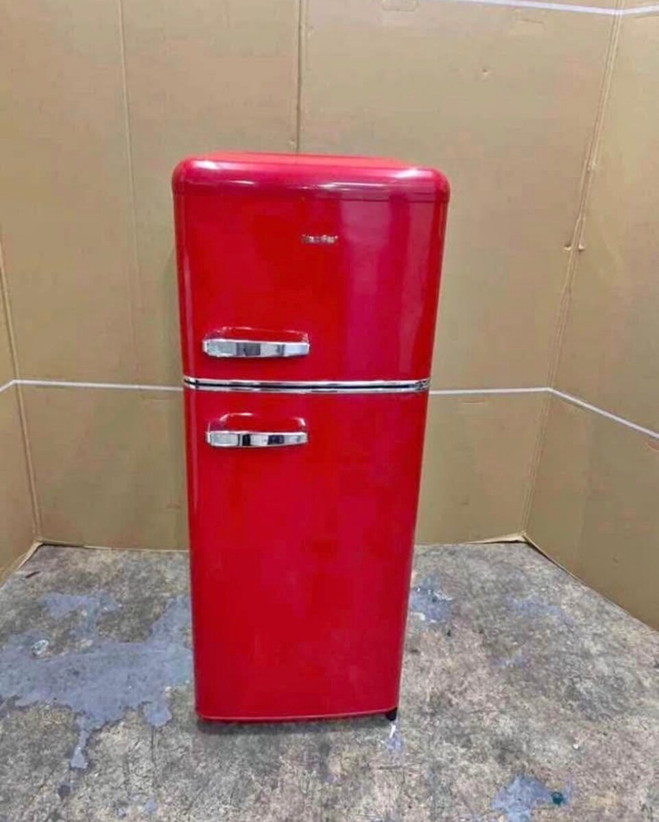 Réfrigérateur rétro rouge