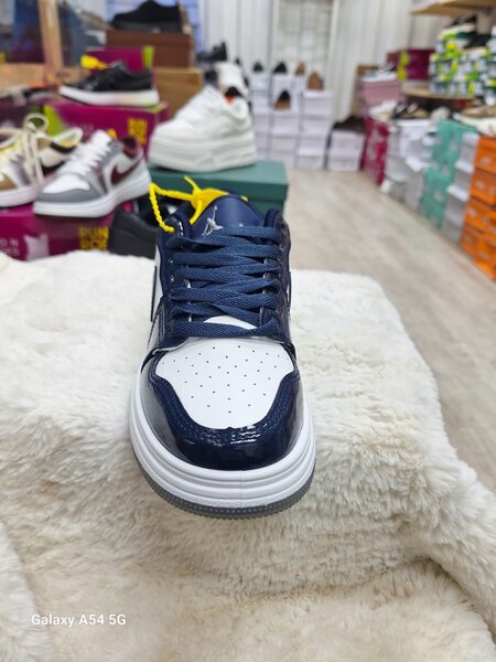 Кроссовки Джорданы