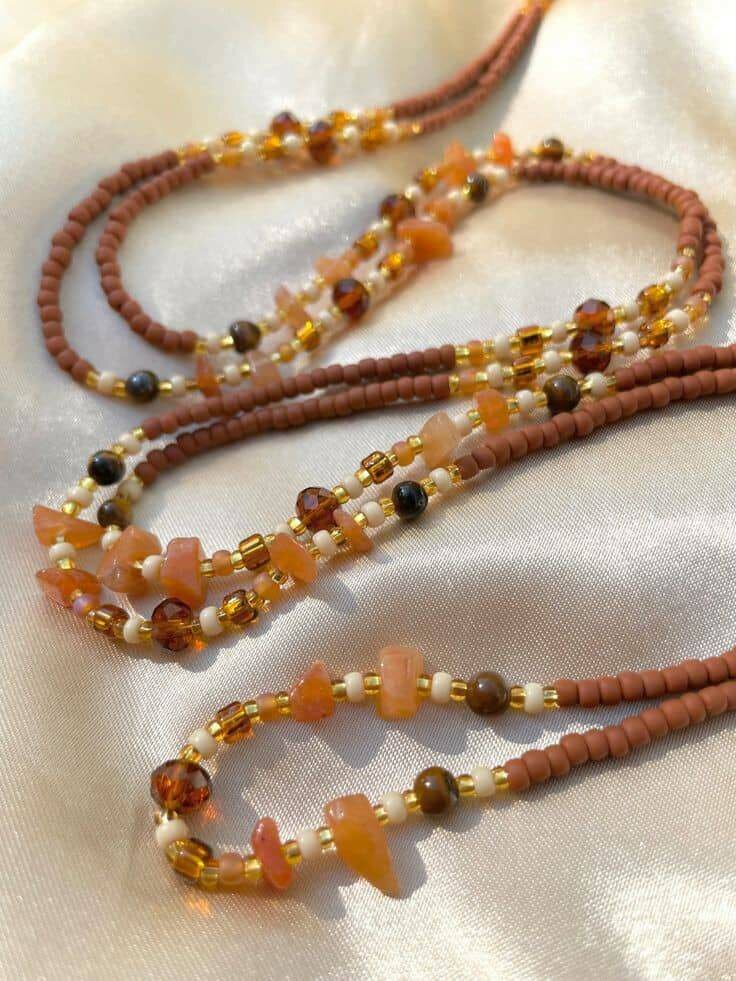 Collier en perles au rien doré