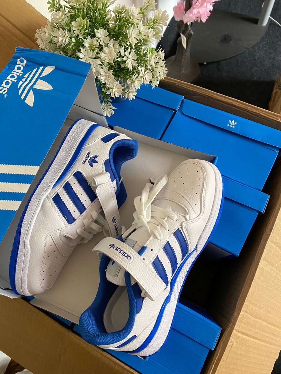 Adidas Forum sneakers
