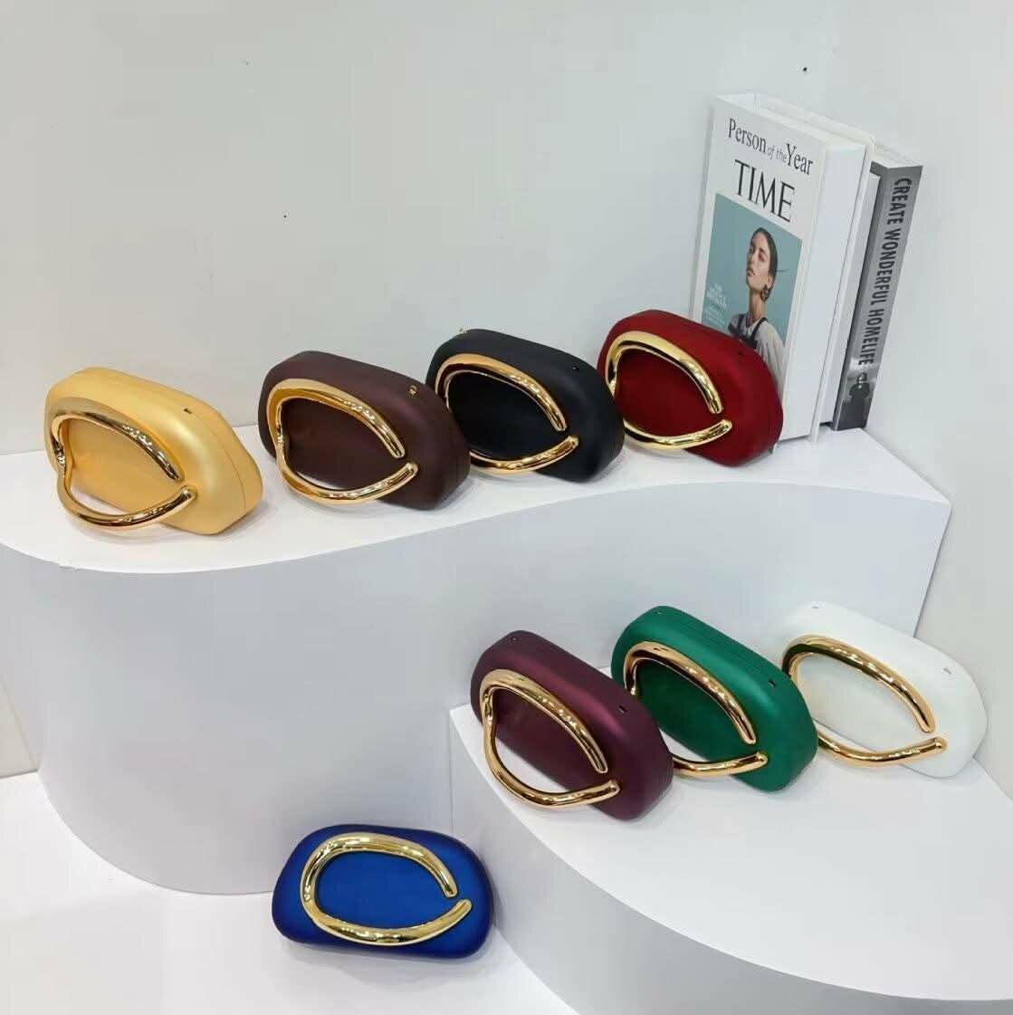 Sac à main chic avec chaîne