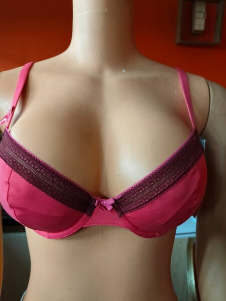 Soutien-gorge rose dentelle féminine