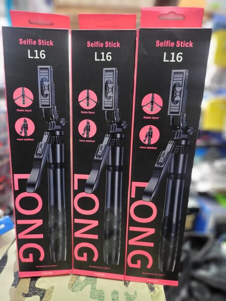 L16 Selfie Stick and tripod