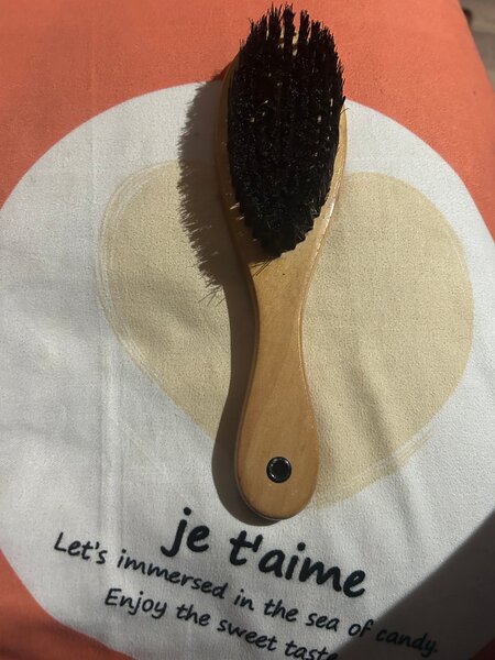 Brosse à cheveux en bois naturelle