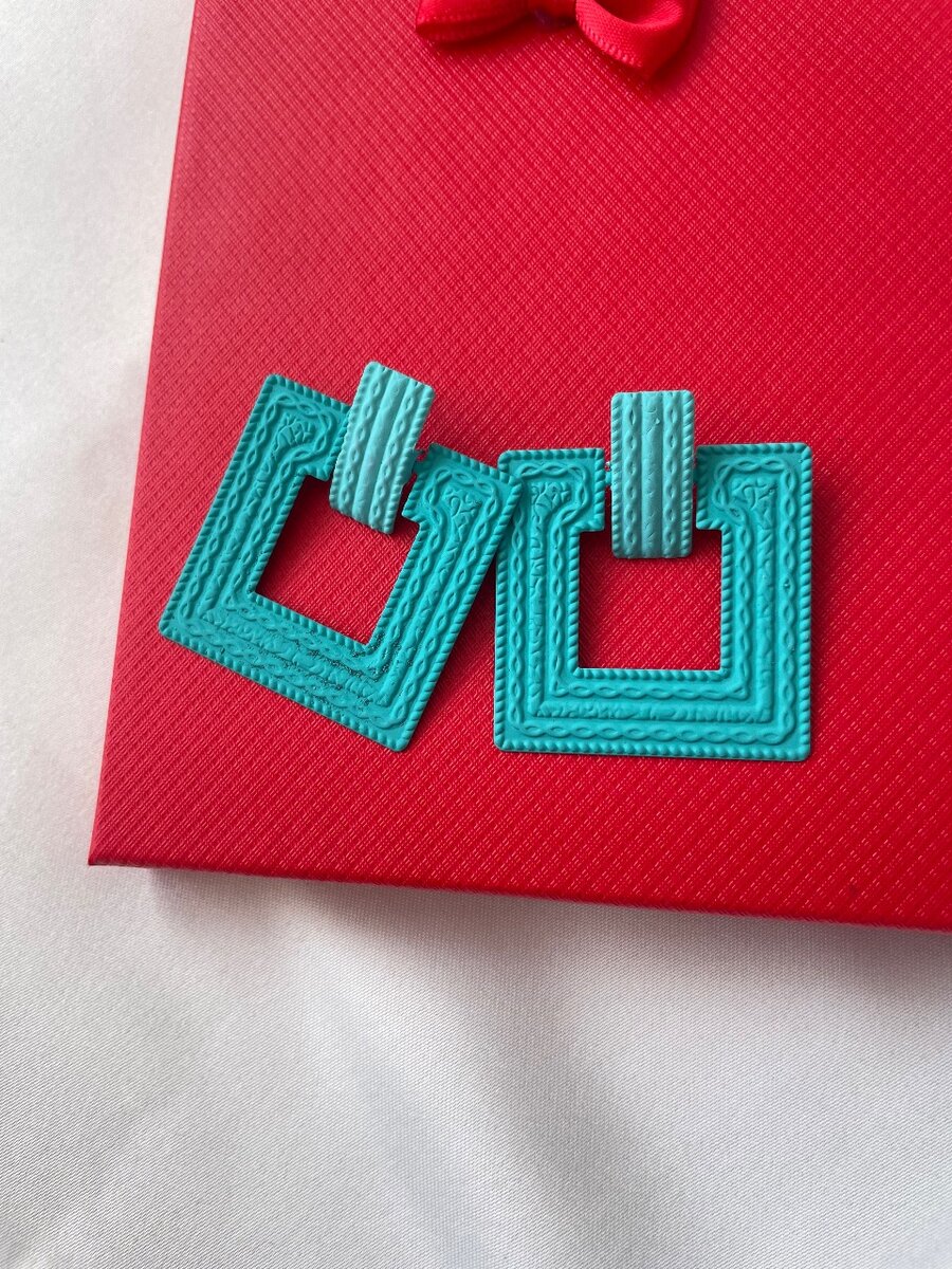 Earring available in green