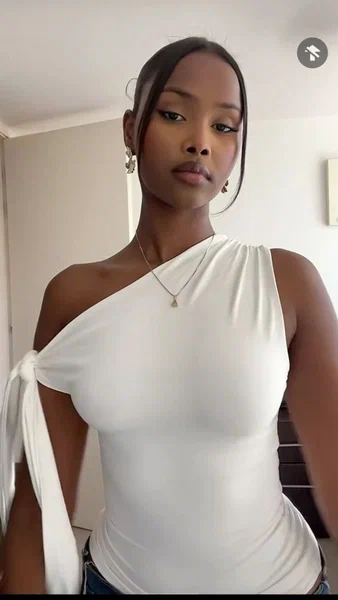 Body asymétrique élégant femme