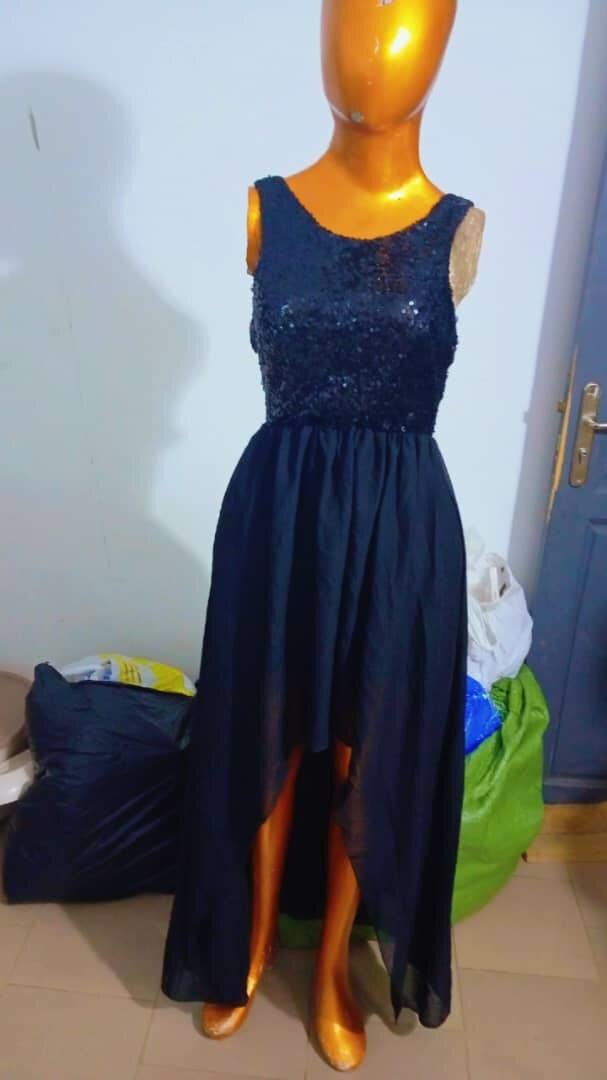 Robe noire élégante en sequins