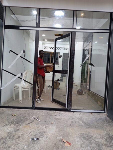 Porte vitrée moderne