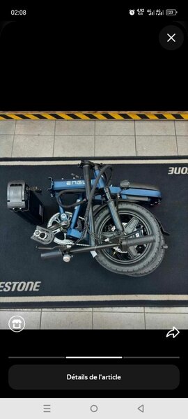 Vélo électrique pliant compact