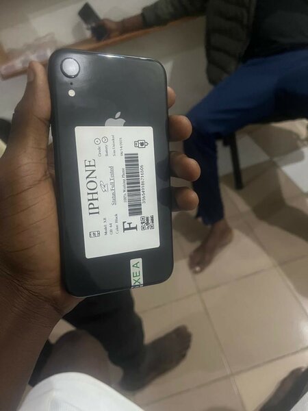 iPhone XR 64GB noir