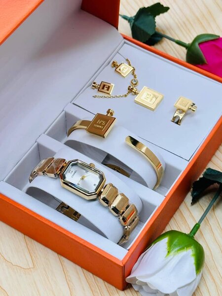 Ensemble Montre et Bijoux Femme