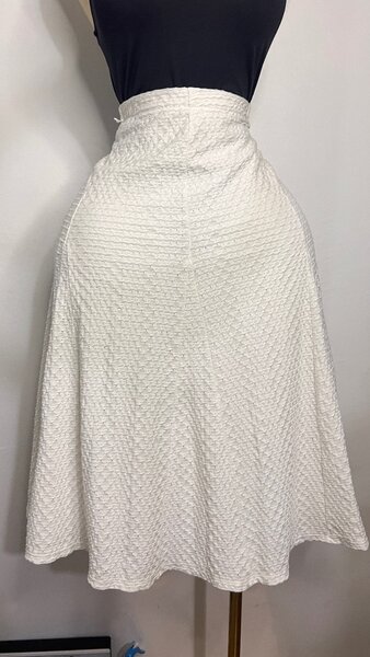 Jupe Évasée Blanche Élégante