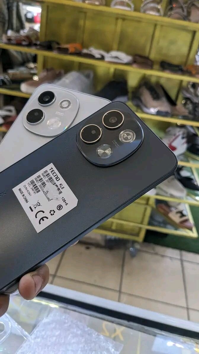 Smartphone TECNO moderne