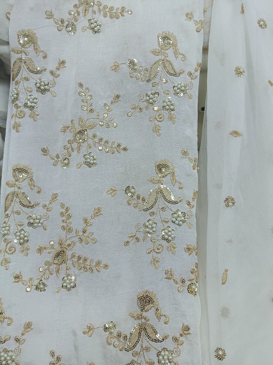 White karhai suit